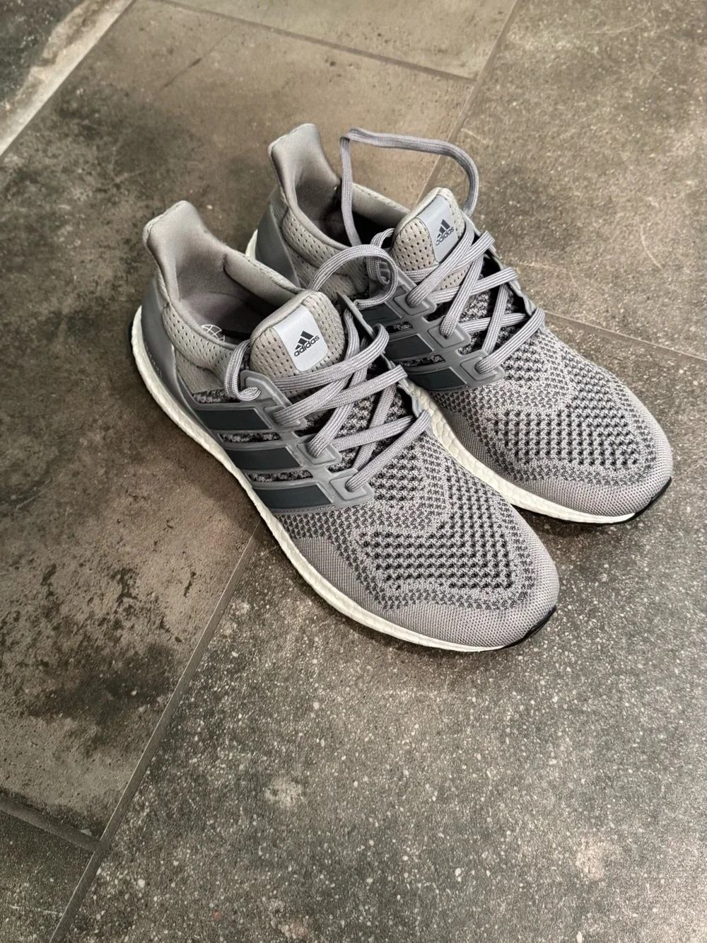 adidas Men's Light Gray Knit Running Sneakers ultraboost